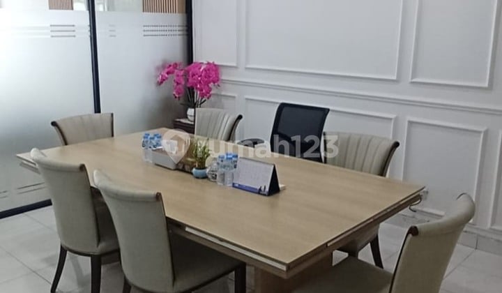 Ruko Mewah Furnished Siap Pakai di Singgasana Pradana, Bandung