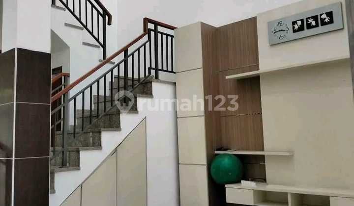 Rumah Siap Huni 2 Lantai Baru Renovasi Batununggal Indah Bandung