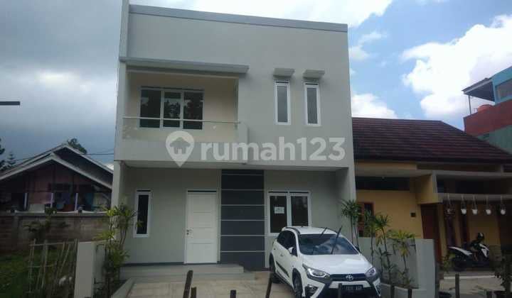 Rumah Siap Huni Nyaman 2 Lantai SHM di Setiabudi Bandung