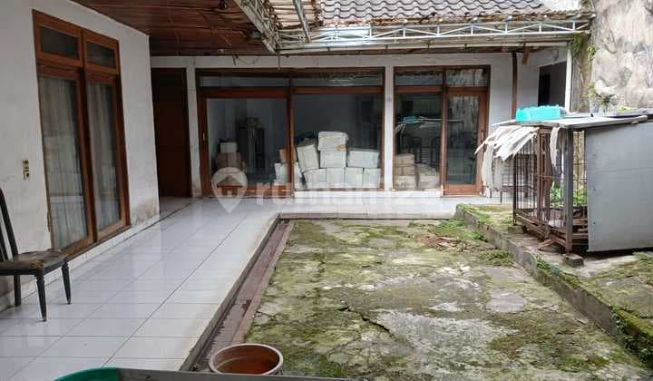 Rumah Perlu Renov Strategis Nyaman SHM di Taman Sakura Bypass