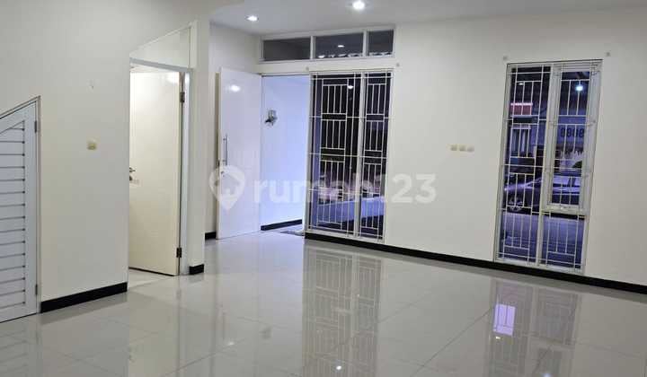 Rumah Murah Siap Huni SHM 2 Lantai di Taman Kopo Indah 5