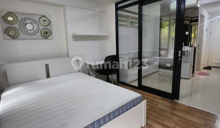 Apartemen Mewah 1 BR Nyaman Furnish di Landmark Residence