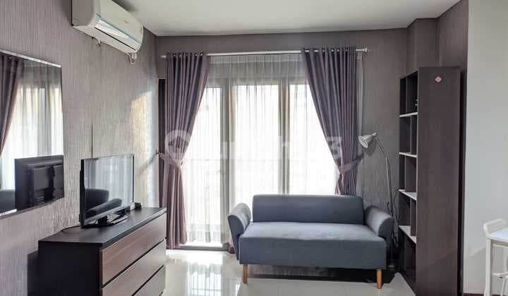 Studio Disewakan Lantai 10 Furnished Hommy Nyaman