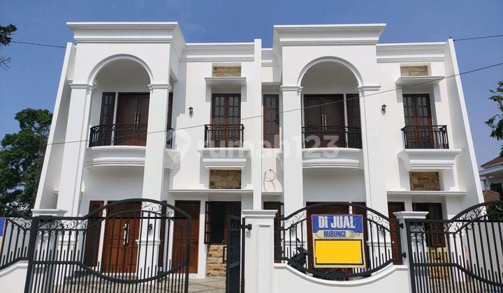 Rumah Mewah Baru Siap Huni Dalam Komplek di Duren Sawit