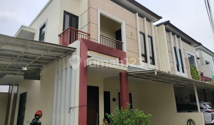 Rumah Hook Second Terawat Dalam One Gate Cluster Di Duren Sawit