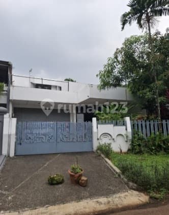 Dijual Rumah Besar Asri Siap Huni Pondok Indah