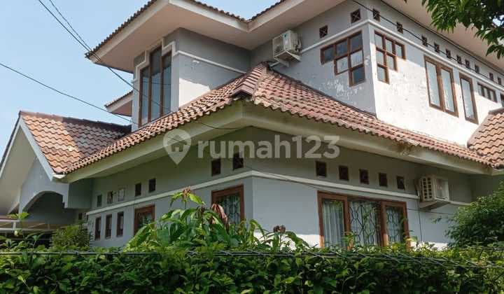 Disewa & Dijual Rumah Hoek Kemang Pratama Bekasi