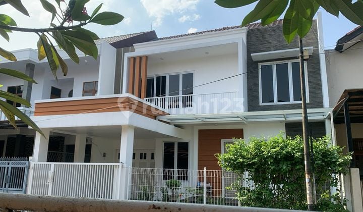 Dijual Rumah 2½lantai Siap Huni Di Jak Sel Dekat Toll Jorr