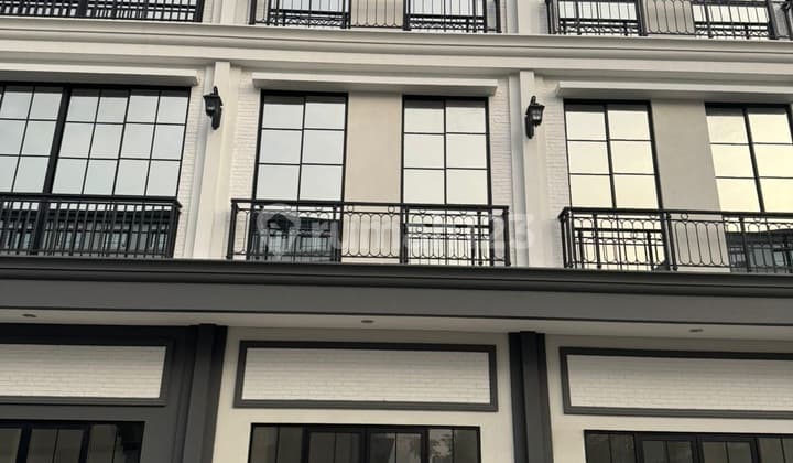Free Transfer Fee for Harvard 3½-Story Shop Office in Edu City Pik2