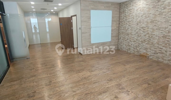 Office Unit for Rent 138M2 Ready to Use at Apl Tower