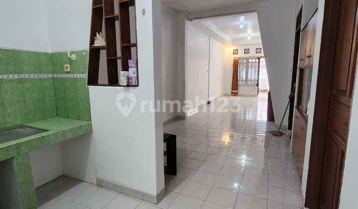 Disewakan Rumah 3+1Kmr Dalam Komplek di Jelambar