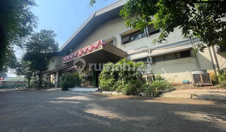 Pabrik Terawat Sangat Luas Siap Huni di Area Pulodung Bebas Banjir Jakarta Timur