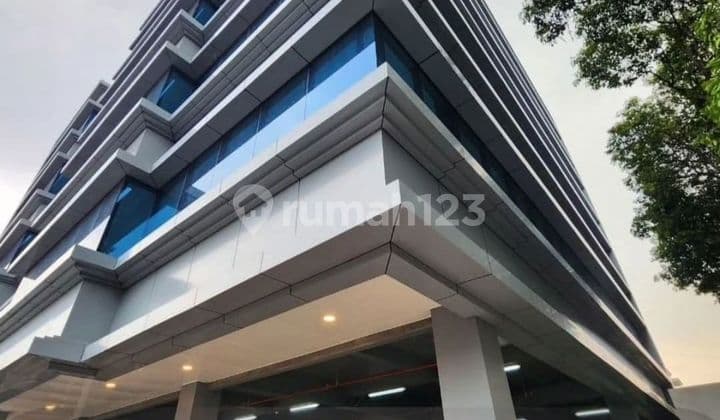 Well-Maintained New Building Ready to Occupy in Pondok Indah, Flood-Free in Front of the Main Road and Near Toll Gate, South Jakarta
