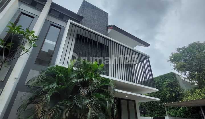 Rumah Dalam Townhouse Exclusive Terawat dan Siap Huni di Area Kemang Lokasi Strategis Bebas Banjir Dekat Jalan Utama Kemang Selatan Jakarta Selatan