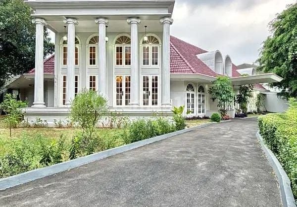 Rumah Lingkungan Tenang Dan Nyaman Dalam Komplek Mewah di Hang Lekir, Jakarta Selatan