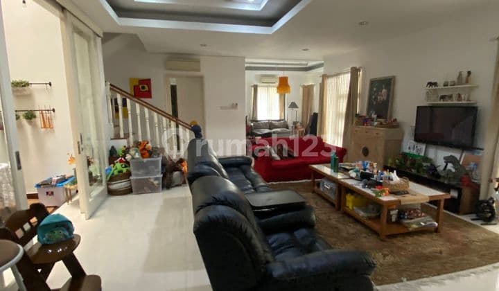 Rumah Terawat Siap Huni Dalam Komplek Mewah di Pondok Indah Harga Dibawah NJOP Bebas Banjir Jakarta Selatan