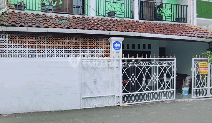 Rumah 2 Lantai Terawat dan Siap Huni di Tebet, Bebas Banjir Bisa Buat kantor atau Mess Karyawan Jakarta Selatan