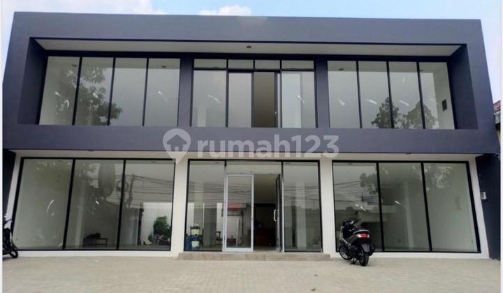 Exclusive 2-Story Shophouse in Veteran Commercial Area, Close to Veteran Toll Gate, South Jakarta