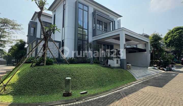 Turun Harga! Rumah Mewah di Delatinos Bsd City Dijual Hook Siap Huni! Carport Muat 3 Mobil