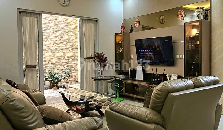 Rumah Semi Furnish Rapih Dijual Di Cluster Alicante Harga Murah! Siap Huni!