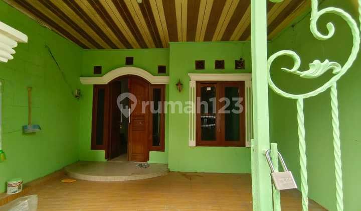 Dijual murah ruamh dua lantai dekat green Lake Tangerang