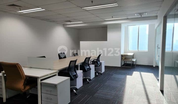Disewakan Office Space Baru Full Furnish 118M2 di Menara 165, Jakarta Selatan