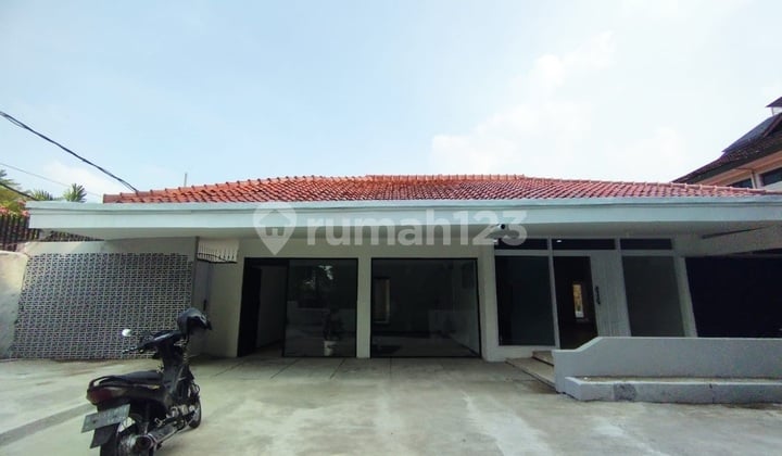 Dijual Rumah Murah Menteng, Lt 1070 M², Lokasi Strategis!