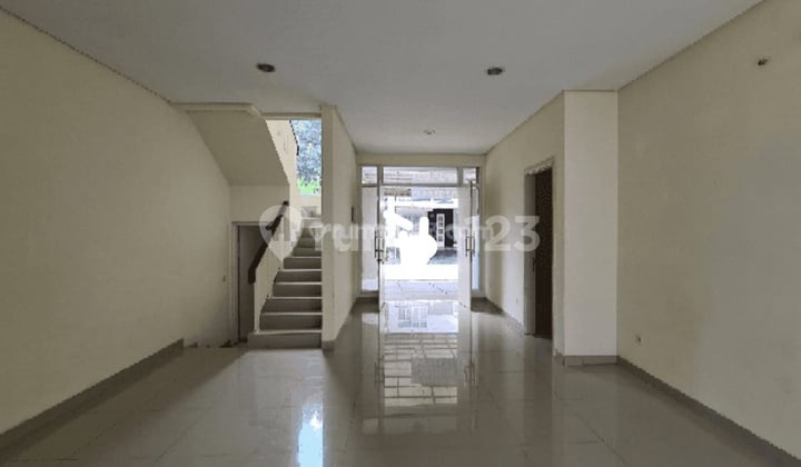 Affordable 8-Meter Wide House in Greenlake City