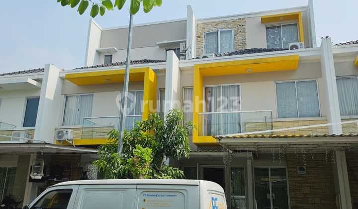 Tinggal Bawa Koper Aja. Rumah di Greenlake City