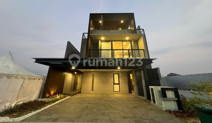 Rumah Mewah 3 Lt Langsung Exit Toll Karang Tengah