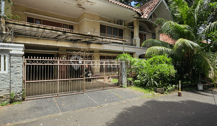 Stuck SCBD Senopati Old House Attractive Price in Kebayoran Baru