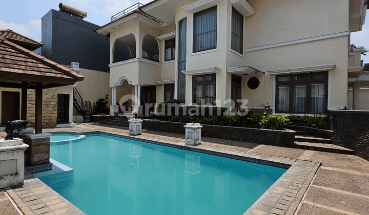 Spacious Luxury House in Villa Cinere Mas