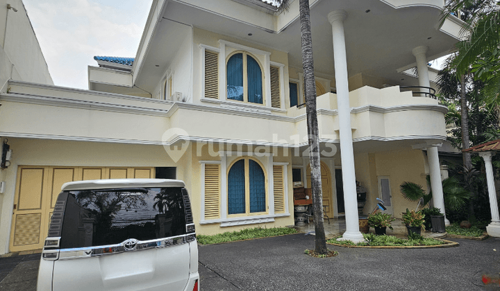 Dekat MRT H Nawi Rumah Mewah Siap Huni di Cipete
