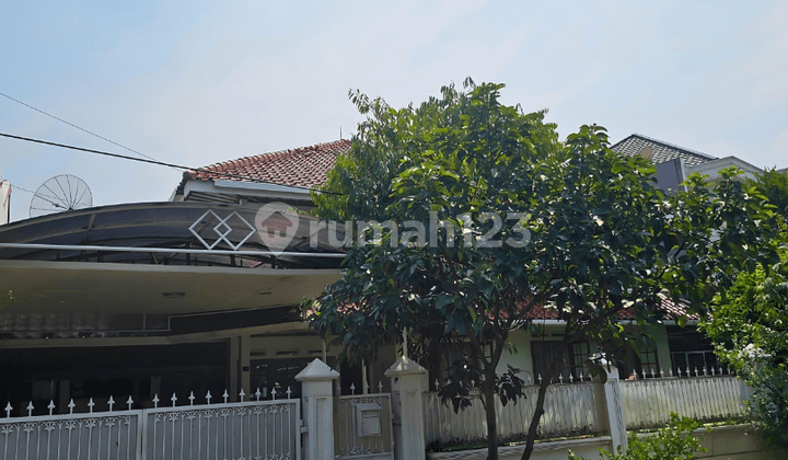 Sangat Murah Rumah Lama Terawat Dalam Komplek Lebak Bulus