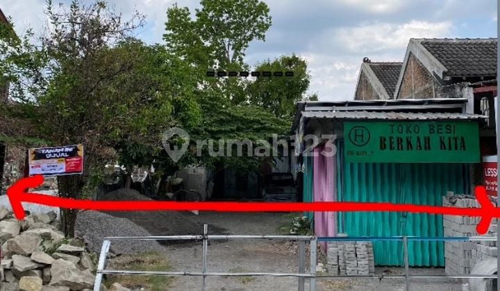 Tanah Pinggir Jalan Strategis Dekat Makam