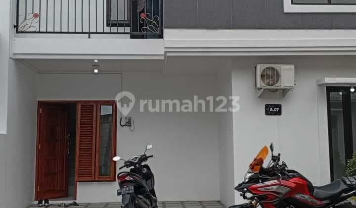 Villa 2 Lantai SHM Dekat Kampus dan Mall