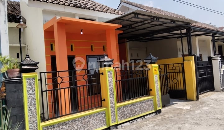 Rumah Kota Dekat Taman Gergunung Dan Exit Toll