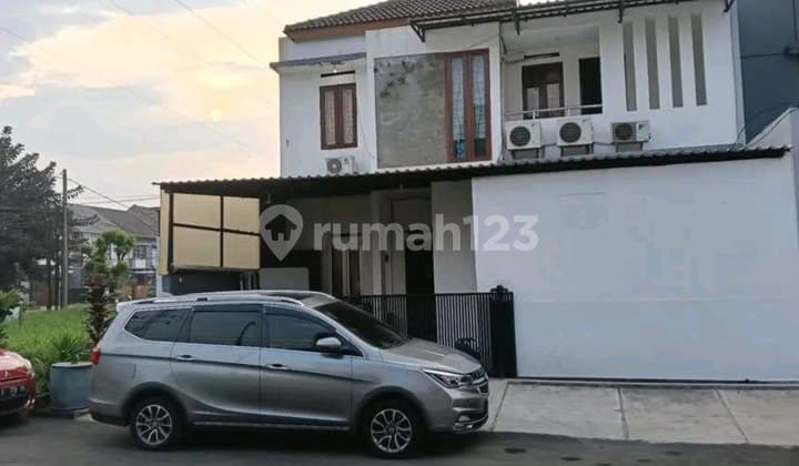 Dijual Rumah Mewah Semi Furnished di Mekarwangi