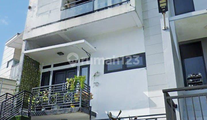 Dijual Murah Rumah Bagus 3 Lantai Minimalis di Cigadung Bandung