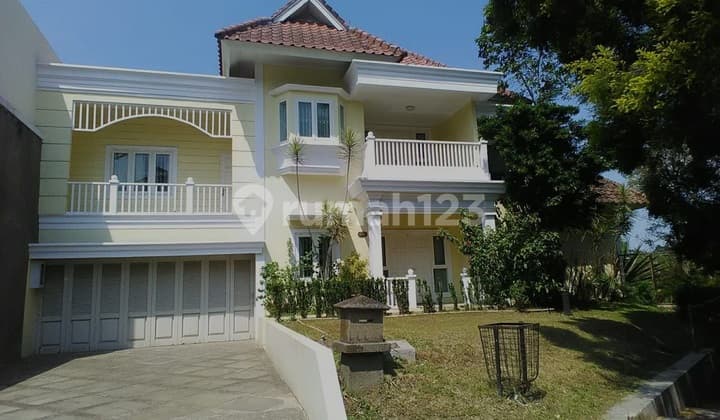 Ready-to-Occupy House in Kota Baru Parahyangan
