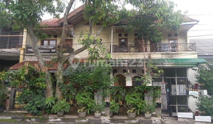 Rumah Lama Riung Bandung Akses Jalan Besar