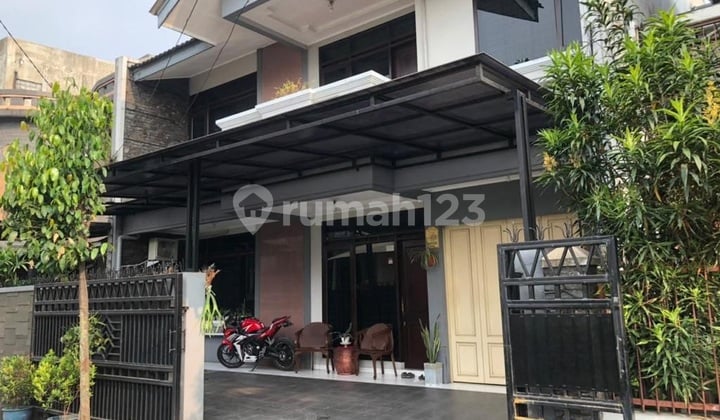 Ready-to-Occupy House on Twin Wing Sriwijaya Street