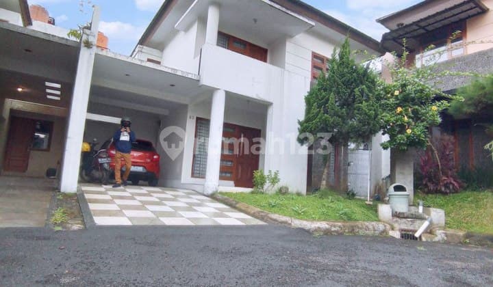 Rumah 2 Lantai Bagus di Cigadung Bandung , Bandung