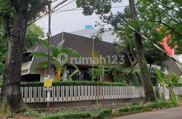 Rumah hook di sayap dago strategis di pusat kota