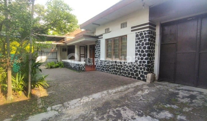 Rumah Strategis terawat lokasi terbaik Riau Bandung