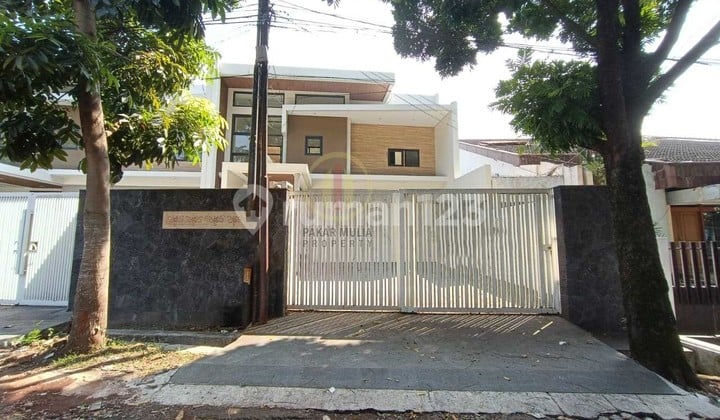 Rumah Mewah Strategis Tengah Kota Lengkong Bandung