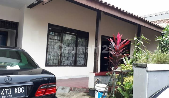 Rumah Lokasi Tengah Kota Suryalaya Bandung