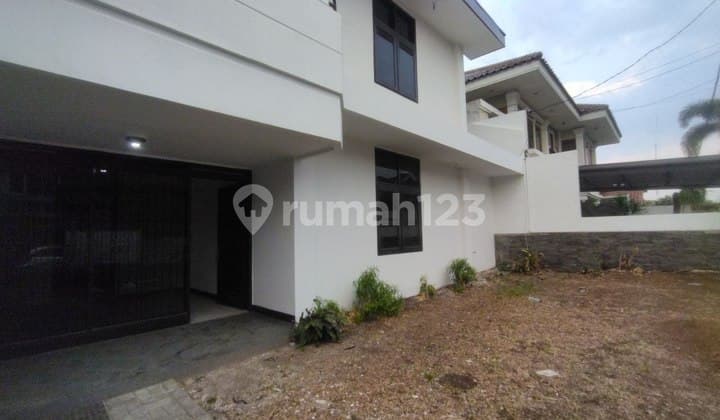 Rumah Bagus di Turangga Lengkong Bandung Jalan Lebar