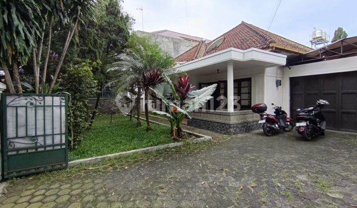 Rumah clasic area bisnis sayap riau bandung