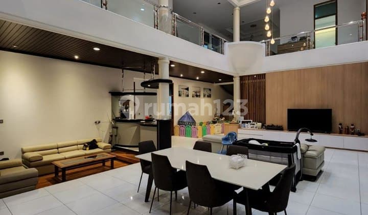 Rumah lux lokasi strategis dekat bkr bandung kota